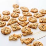 BACR001 Chefhola Bakery Crackers Cheddar Salted Cracker side