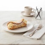 PACP015 Chefhola Pastries Creamy Puffs Creamy Landose table