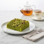 PACP019 Chefhola Pastries Creamy Puffs Pistachio Landose table